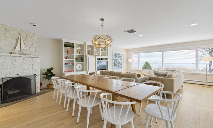 Southern Coast House | Surf Spry - Beach House in Saco Bay