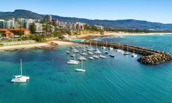 North Wollongong Apartment | Surfside Escape A Local Lifestyle at North Beach