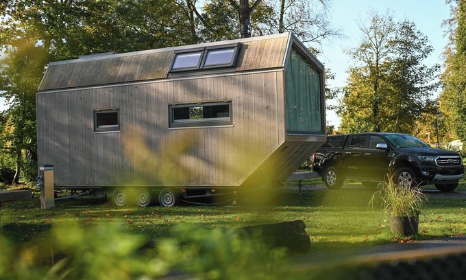 Schortens House | Sustainable Tiny House Pioneer by the natural bathing lake in Friesland