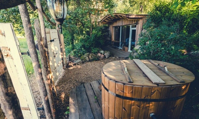 Jameln Cabin | Sustainable vacation: Talpa hobby cave with sauna and hot tub in nature