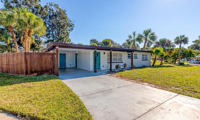 Venetian Way House | Suwannee Lane