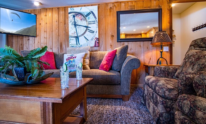 Ketchum Condo | SV137 - Walk to Lifts & Town - Hot Tub & Pool