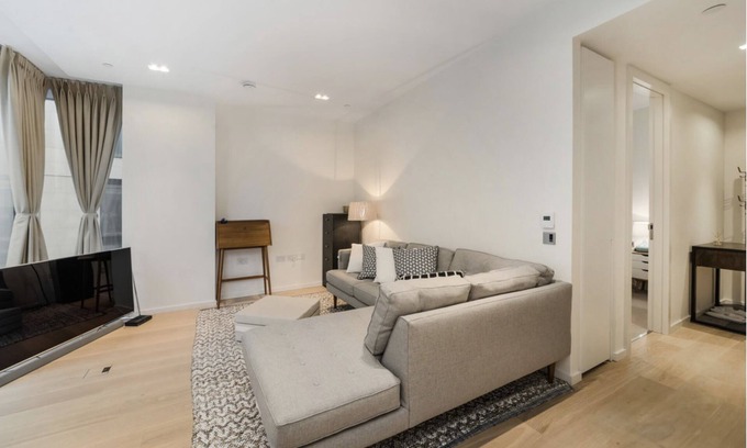 West Brompton Apartment | SW6 Sanitizied Stunning Super fast Wi-fi Chelsea Kensington West Brompton