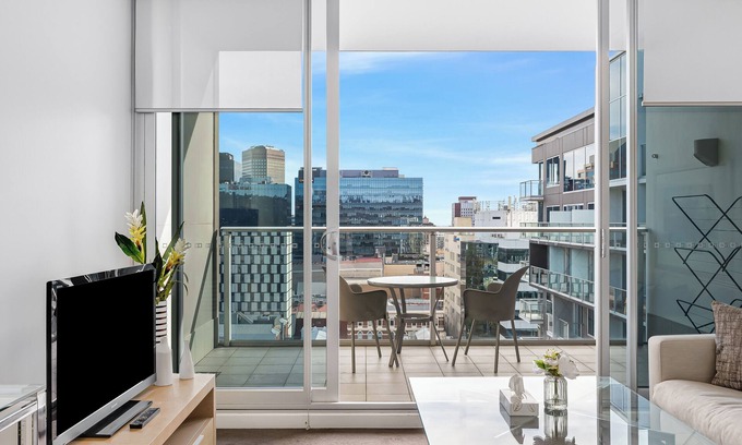 Adelaide Central Business District Apartment | Swainson on Hindmarsh