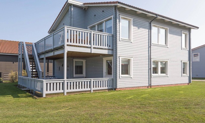 Hopton Cottage | Swedish timber-style house, with sauna and hot tub, on a 400-acre estate.