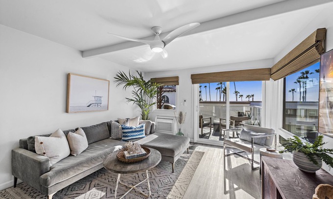 San Clemente Apartment | Swedishfish Beach Retreat - AC & parking!