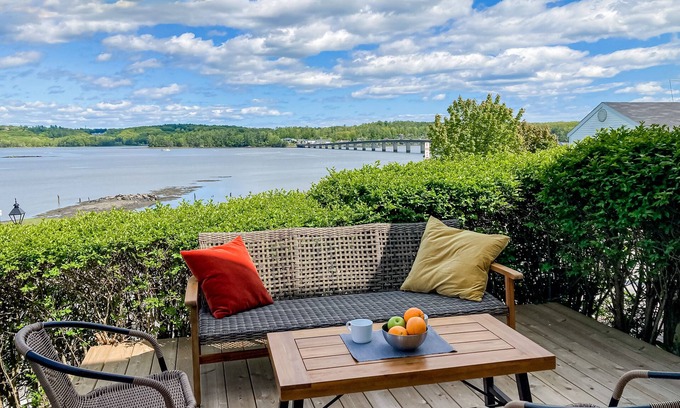Wiscasset House | Sweeping Sheepscot River views in newly renovated 200 year old Wiscasset home