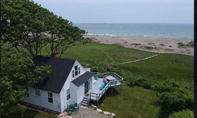 Rockport Cottage | Sweet, Bright, Water Views & 2 min walk to Beach Discounts available see below