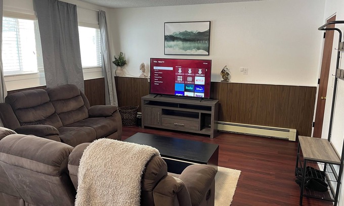 Northeast Anchorage House | Sweet Caroline w/Mtn view. Entire Downstairs Unit. Quiet family-friendly