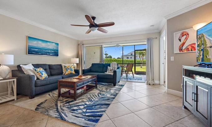 Jupiter Bay Apartment | Sweet EmOCEAN at Jupiter Bay, Walk To Beach 6 Mins