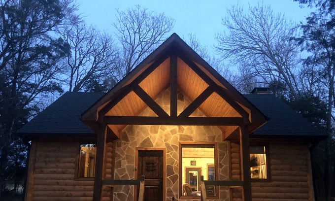Wills Point Cabin | Sweet Escape-Brand New Luxury Log Cabin