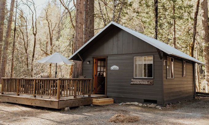 Coffee Creek Resort | Sweet Kokanee Cabin located on Coffee Creek in Trinity Alps