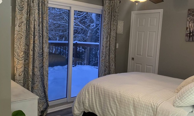 Campbellford Apartment | Sweet Little Suite