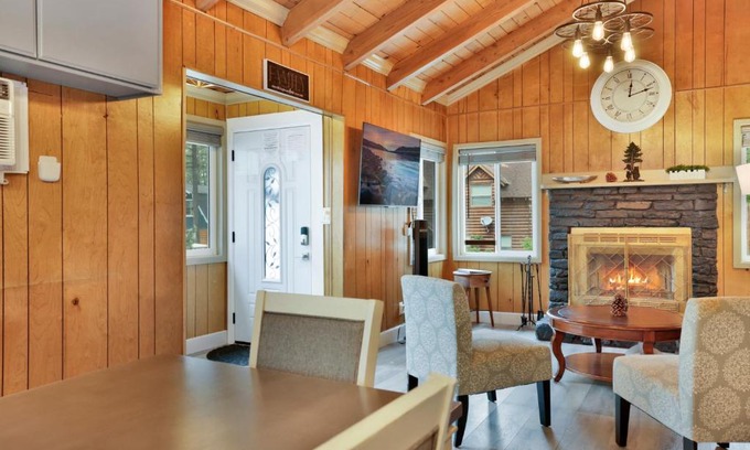 Big Bear Lake House | Sweet Retreat 1- Cozy Relaxing Resort Cabin