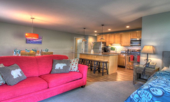 Killington Condo | Sweet Suite! Modern, Pool, 2RM, 2BA, Ski Resort 532