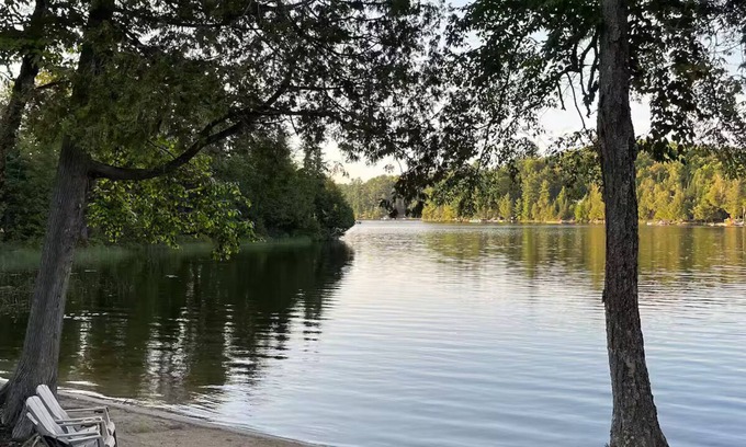 Unorganized Centre Parry Sound Cottage | Sweet Summer Retreat~private beach, hot tub, 3 brm