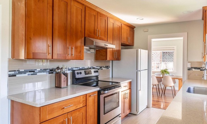 Sunnyvale House | Sweet Sunnyvale 3BR w/Backyard, nr Tech HQ, Parks & Zoo, by Blueground