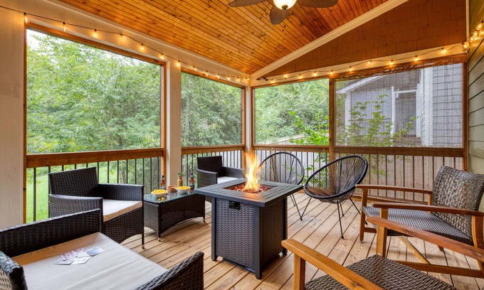 Black Mountain House | Sweetgum by AvantStay | Black Mountain Retreat w/Covered Deck
