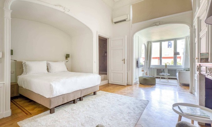 Upper Town Apartment | Sweett | Studio with Garden View C-11