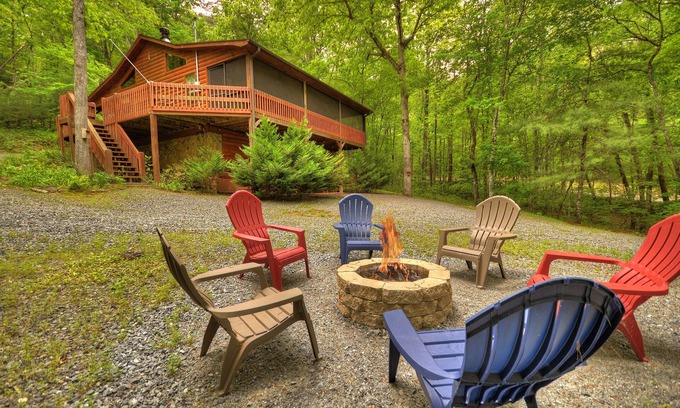 Epworth Cabin | Sweetwater Escape | Hot Tub | Creek Access | Pool Table |