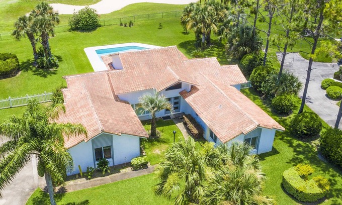 Clermont House | SWISS 31 - Golf Course