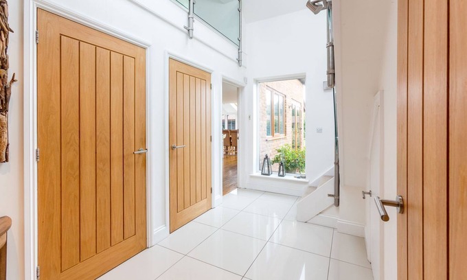 Aldringham Apartment | Swiss Cottage - sleeps 10 guests in 5 bedrooms