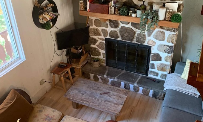 St-Adolphe-d'Howard Ski Chalet | Swiss" house on the mountain in St-Adolphe-d'Howard