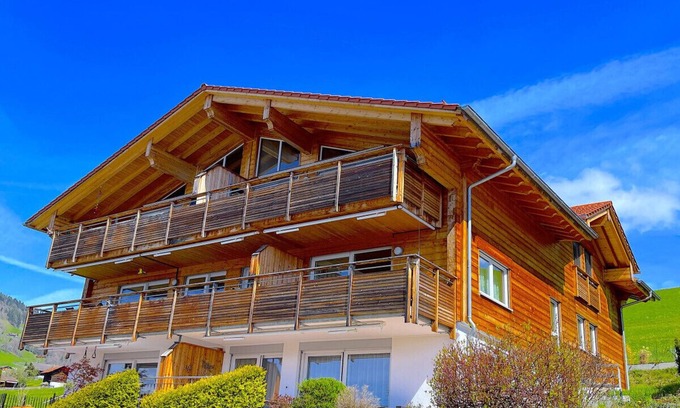 Sigriswil Apartment | SwissHut Stunning Views Alps & Lake - Apart. Felden