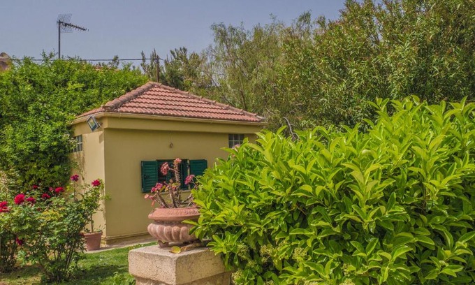 Malevizi House | Sylvia's Guest House