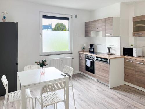 Krefeld Apartment | T&K Apartments - Krefeld Zentrum - 1 and 2 room Apartments 20min to Fair DUS