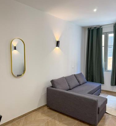 Old Town Apartment | T1 luxury Port Toulon Clim, Wi-Fi