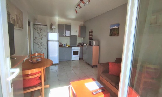 Moulin a Vent Apartment | T2 30m2 au calme, Vue montagnes, aperçu mer