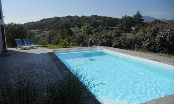 Cambo-les-Bains Condo | T2 apartment with pool access