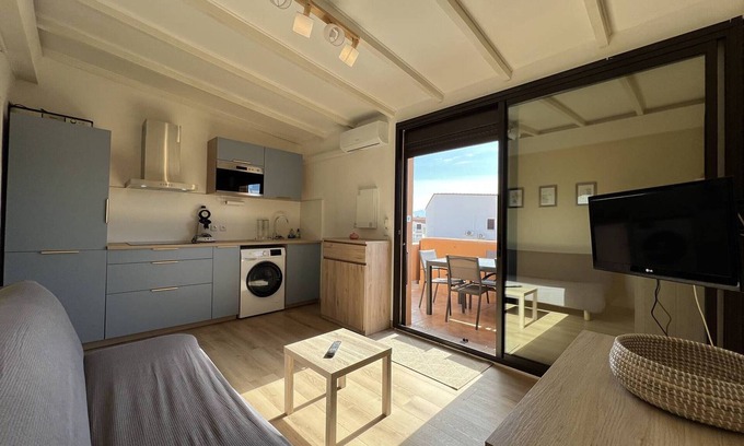 Port Leucate Apartment | T2 Apartment with Air Conditioning and Parking, Near Beach