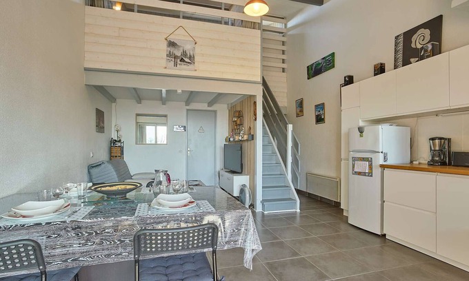 Cazaubon Apartment | T2 bis with veranda, countryside view for 4, parking, wifi