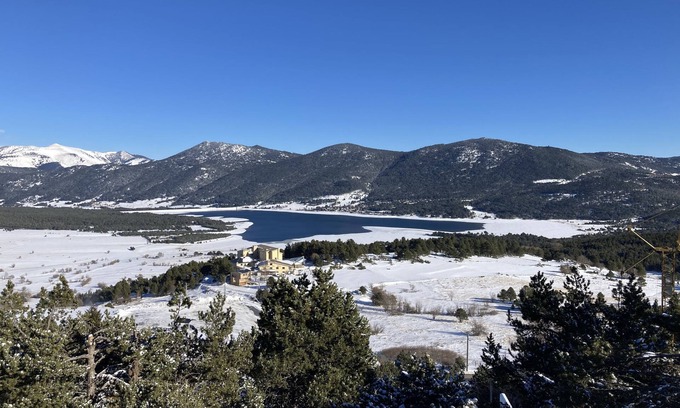 Les Angles Apartment | T2 Cabin 35 m² 4 to 6 people very pleasant, incredible view of the lake, classified 2*.