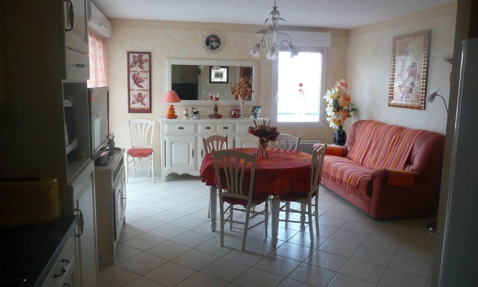 Les Sables d'Olonne Apartment | T2 classified 3*-46m2 quiet and secure-Large garage-sea at 10mn.walk-station at 400m