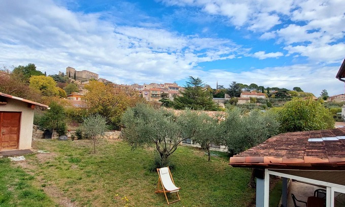 Greoux-les-Bains Apartment | T2 Climatisé Avec Terrasse et Jardin Privé
