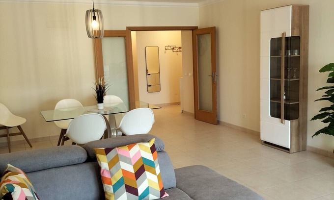 Cavacos Apartment | T2 INFANTE MODERNO WI-FI GARAGEM 50 M PRAIA