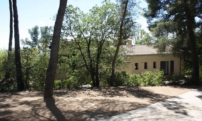 Aix-en-Provence Apartment | T2 La Bergerie of 35m2 near the historic center of Aix