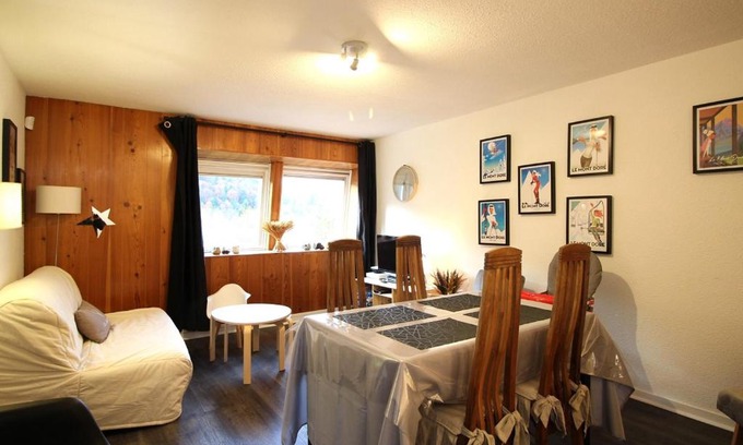 Mont-Dore Apartment | T2bis confortable au pied des pistes - 6 pers, parking, local à skis, animaux acceptés - FR-1-415-149