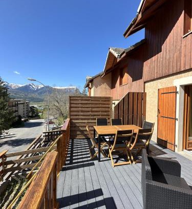 Embrun Apartment | T3 au Plan d’eau d’Embrun avec Garage et Terrasse