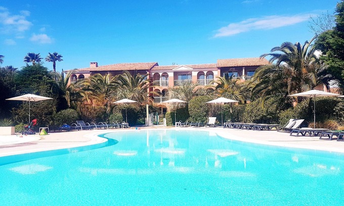 Giens Apartment | T3 "Bambous" 6/8 pers "Ecrins of the Badine", swimming beach on foot