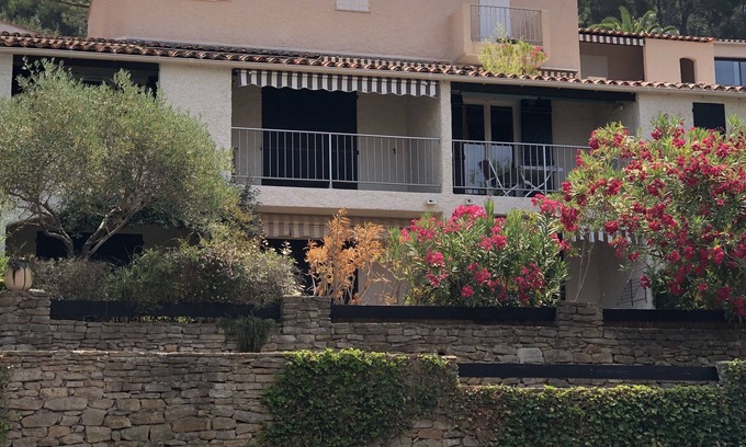 La Madrague Apartment | T3 DUPLEX beautiful sea view in a quiet Madrague, 2 bedrooms, 6 people, beach 300m