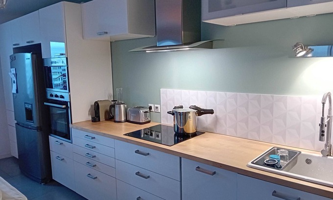 Saint-Priest Apartment | T3 recent charming hypercentre 10 min Eurexpo, bus and streetcar nearby