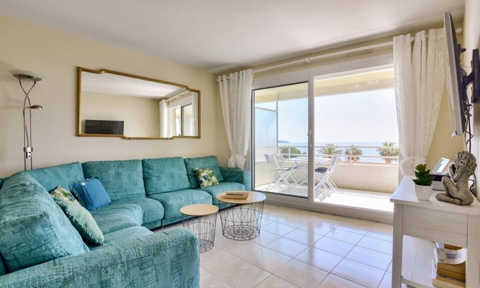 La Californie Apartment | T3 with terrace sea view 400m from the beach