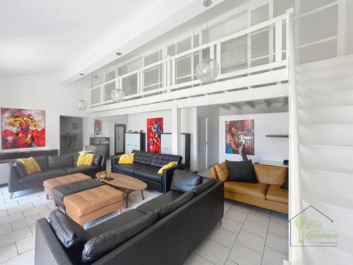 Condom Apartment | T6 Unique, Chic and Artistic with large terrace
