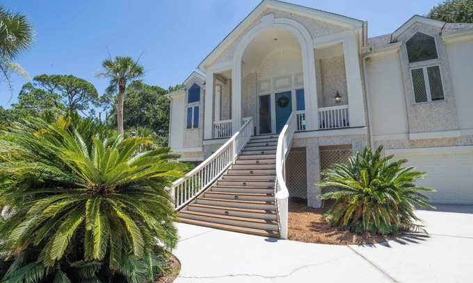 Saint Helena Island House | Tabby on the Tee - Four Bedroom House, Sleeps 15