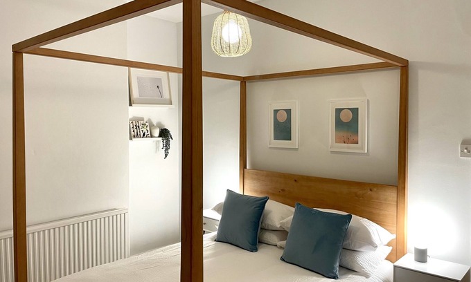Grangetown House | Taffs Mead House - City Centre Location - Great Access to Cardiff