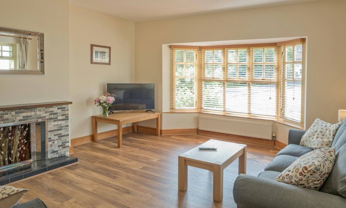 Newport Cottage | Talarwen, Newport - Four Bedroom Cottage, Sleeps 7
